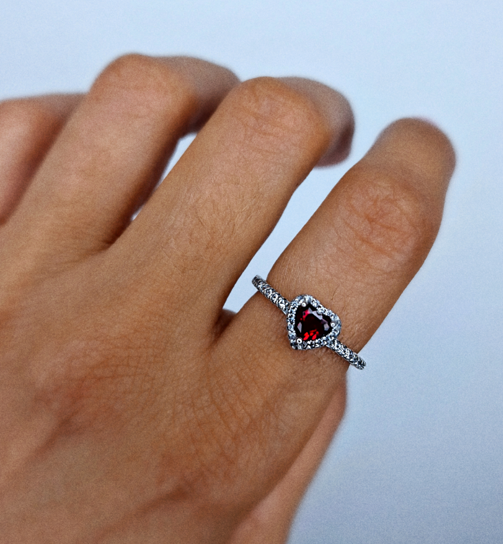 Anillo de corazón rojo plata de ley 925. Estilo romántico.