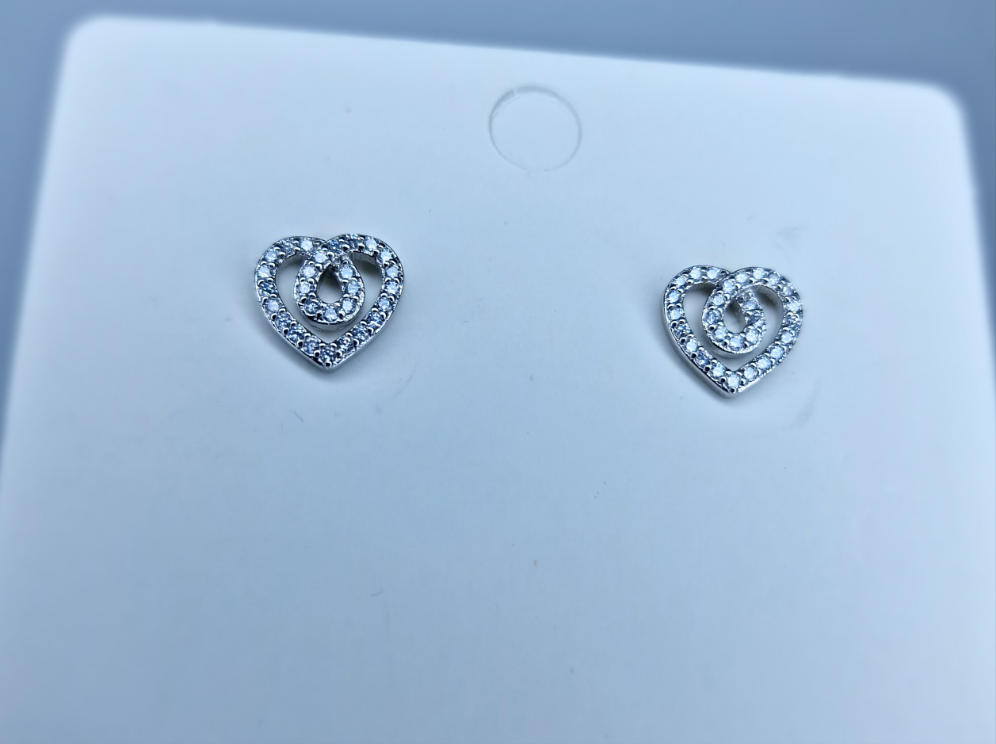 Pendientes de corazón con brillantes plata.