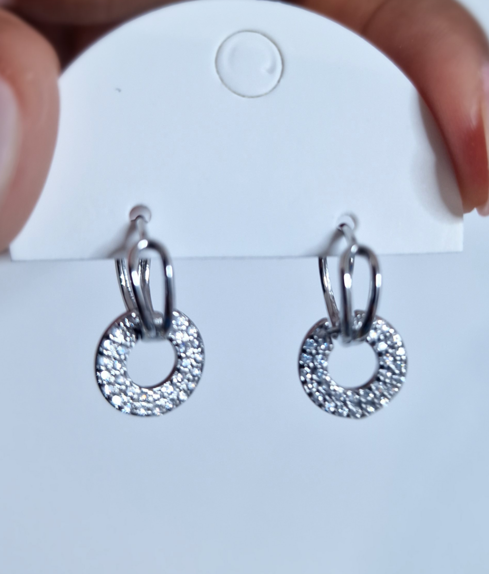 Pendientes de aro con brillantes. Plata de Ley 925.